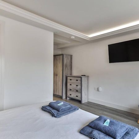 Spacious, Modern 2 Bed Apartment With Ensuites Шефилд Екстериор снимка